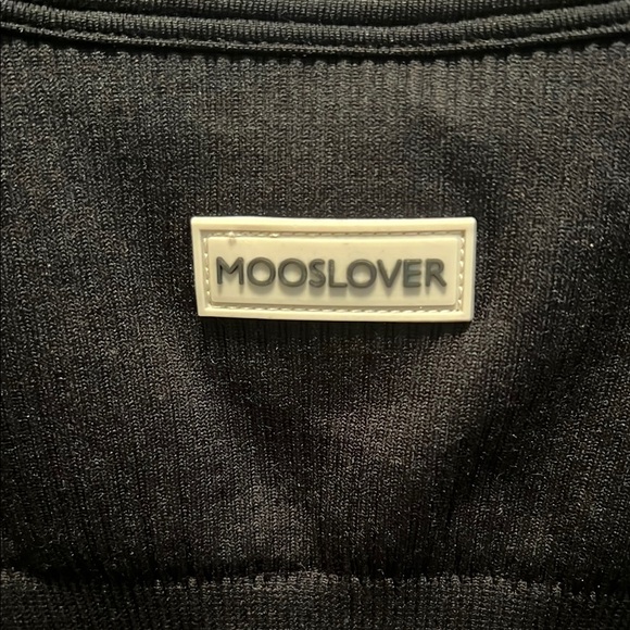 SALE! Black Bodysuit with Square Neckline and High-Cut Design - Picture 3 of 4